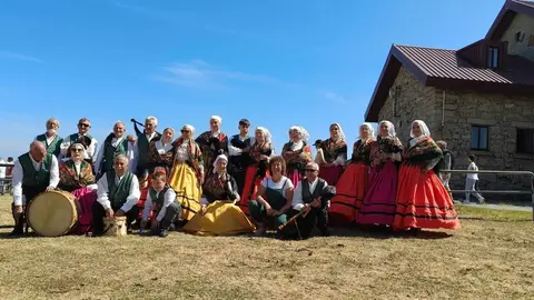 20250727 XVI Certame Celtib&eacute;rico de Bandas de Gaitas Manzaneda, banda gaitas Ri&oacute;s (1)