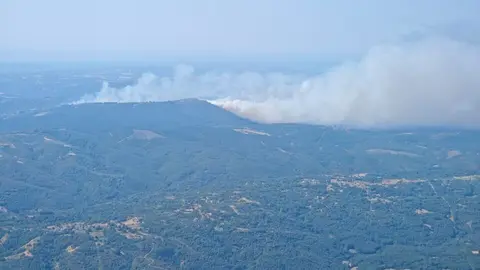 Efectivos de la BRIF Tabuyo tomaron esta imagen en sus maniobras de aproximaci&oacute;n al  fuego. | @BrifTabuyo
