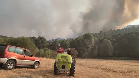 20250815 IFVilardecervosVilardev&oacute;s, Incendio Vilardev&oacute;s, Veiga das Me&aacute;s, preto Pozo do Demo (3)