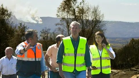 20250820 Incendio Monterrei- Rueda Visita A Caridade, conselleira e alcalde monterrei