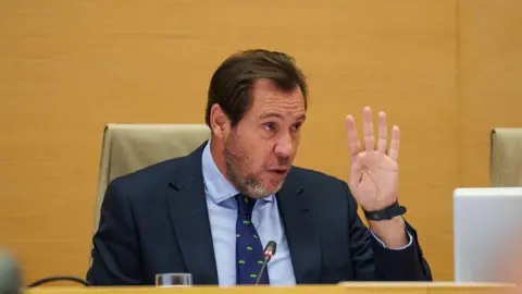 04/09/2025 El ministro de Transportes y Movilidad Sostenible, &Oacute;scar Puente, comparece, a petici&oacute;n propia, en la Comisi&oacute;n de Transportes y Movilidad Sostenible, en el Congreso de los Diputados, a 4 de septiembre de 2025, en Madrid (Espa&ntilde;a). Durante la comparecencia, ha informado de las &uacute;ltimas novedades del sistema ferroviario tras un verano de varias incidencias en los servicios de alta velocidad por los incendios o incidencias t&eacute;cnicas en el material rodante.
ECONOMIA 
Matias Chiofalo - Europa Press