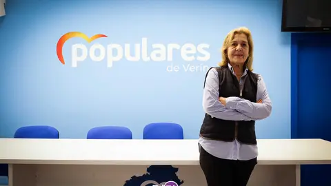Luisa Valladares, en la sede del PP de Ver&iacute;n, este mi&eacute;rcoles. | FOTO: Anabel G. Sim&oacute;n.