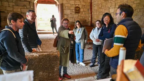 La ruta se inici&oacute; el pasado jueves 6 de noviembre en la iglesia de Mix&oacute;s. | FOTO: Noelia Caseiro.