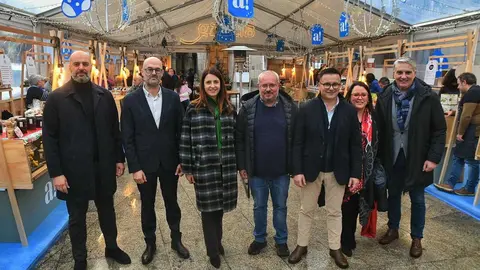 Autoridades presentes na inauguraci&oacute;n da segunda edici&oacute;n de Ribadavia, artesan&iacute;a, saber e sabor.