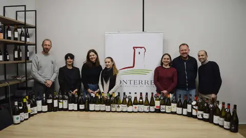 La delegaci&oacute;n internacional durante su visita a Monterrei.