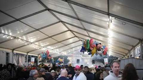 A carpa central na praza Garc&iacute;a Barb&oacute;n acompa&ntilde;ou todos os d&iacute;as deste Entroido 2026. | FOTO: Anabel G. Sim&oacute;n.