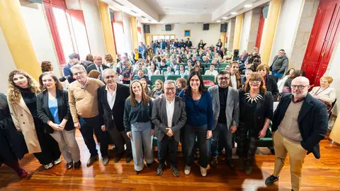 La jornada sobre vivienda organizada por el Partido Popular dej&oacute; a gente de pie en la Casa da Cultura de Ver&iacute;n.