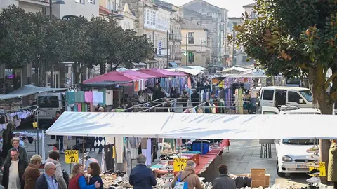 Las pr&oacute;ximas ferias que caen en domingo tambi&eacute;n podr&iacute;an no moverse. | FOTO: Noelia Caseiro.