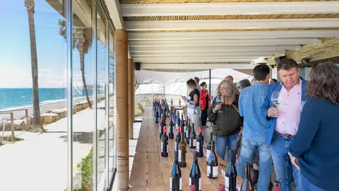 Profesionales del sector de la Costa del Sol participan en la cata de las 41 referencias de la D.O. Monterrei en Marbella.