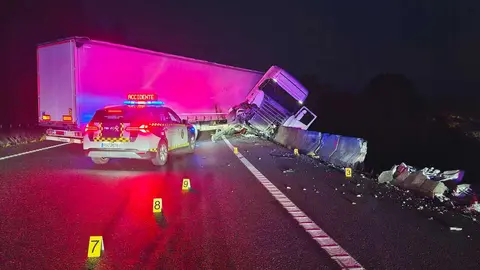 El cami&oacute;n accidentado en la madrugada del pasado mi&eacute;rcoles.