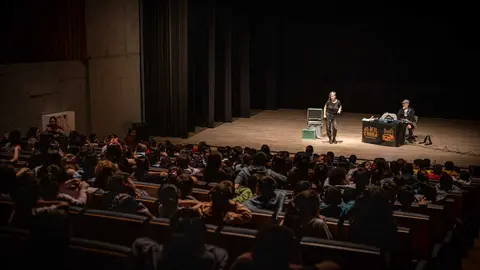 M&aacute;s de 230 escolares participaron en la actividad celebrada en el Auditorio Municipal de Ver&iacute;n.