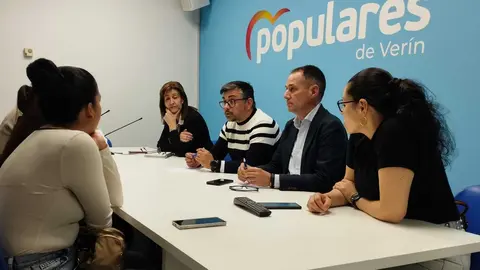 Los diputados auton&oacute;micos V&iacute;ctor Baladr&oacute;n y Juan Casares analizan la inserci&oacute;n laboral de los migrantes junto a Inma Hervella y Jackeline Osorio