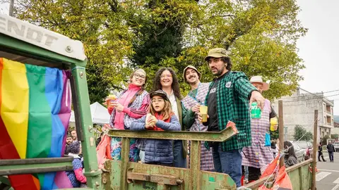 Un momento de la Tractorada del Ponte Farruca 2025, una de las actividades m&aacute;s queridas del festival de Laza. | Foto: &Aacute;lex Nieves.