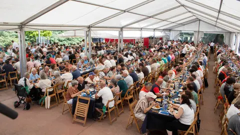 &Eacute;xito de p&uacute;blico en la I edici&oacute;n de la Festa da Carne Cachena de Cualedro. | FOTO: Juan Carnero.