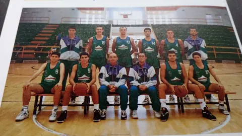 OBITUARIO | El baloncesto llora a Mikel Moreno, referente local fallecido a los 57 años