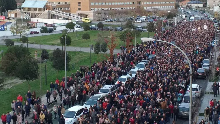 Una edila del PP y sanitaria del Hospital desmiente a su propio partido y tilda de "mentira" el folleto distribuido por Verín y en sus redes | NOTICIAS VERÍN