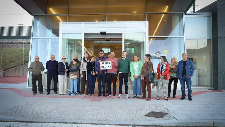Una treintena de viajeros estrenan el primer Alvia de las 7:42 en A Gudiña tras recuperarse el servicio | NOTICIAS VERÍN