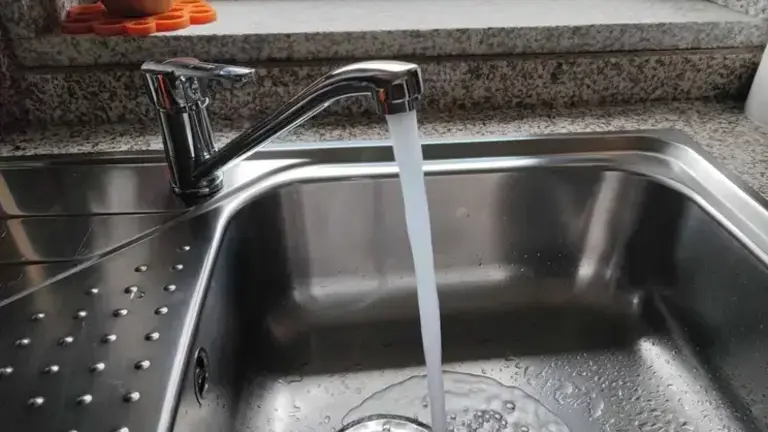 Varios concellos comienzan a aplicar restricciones de agua ante la llegada del calor | NOTICIAS OURENSE