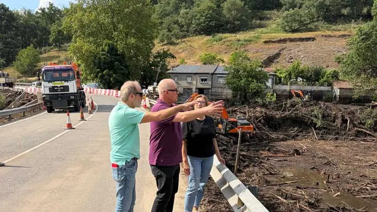 El subdelegado del Gobierno visita A Bouza para coordinar las ayudas estatales por el temporal | NOTICIAS VERÍN