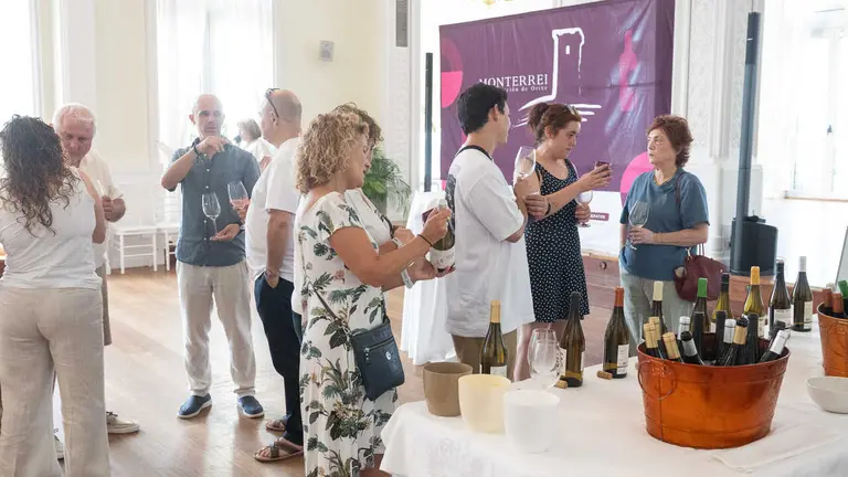 Los vinos de la D.O. Monterrei desembarcan en Santander con un showroom de 29 blancos y 16 tintos | NOTICIAS VERÍN