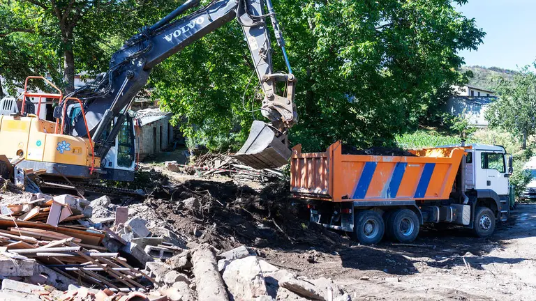 A Deputación limpará as 4.000 toneladas de entullo da Bouza en dúas semanas | NOTICIAS VERÍN