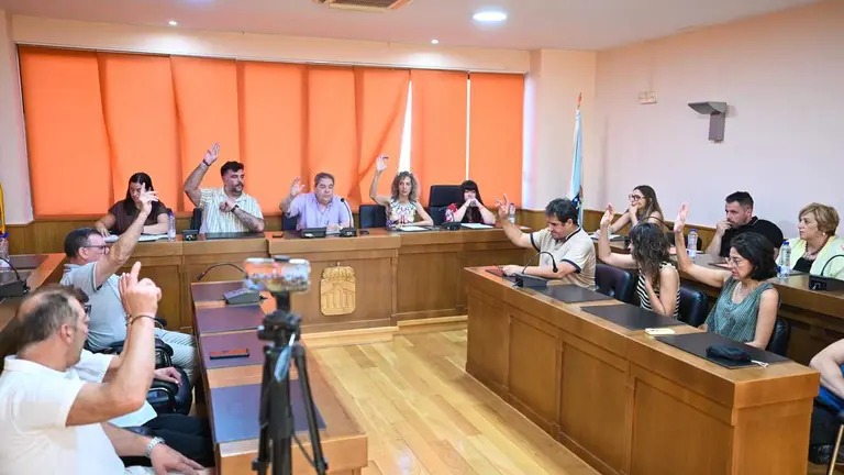 Verín incorpora un millón de remanente del 2025 y el PP habla de un desfase