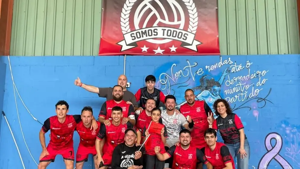 Los jugadores del A Gudi&ntilde;a FS posan tras uno de sus &uacute;ltimos partidos.