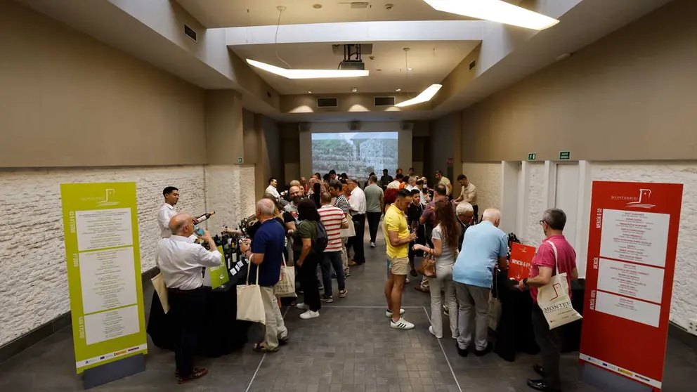 El t&uacute;nel de vinos de la D.O. Monterrei reuni&oacute; a m&aacute;s de un centenar de profesionales del sector en Madrid.