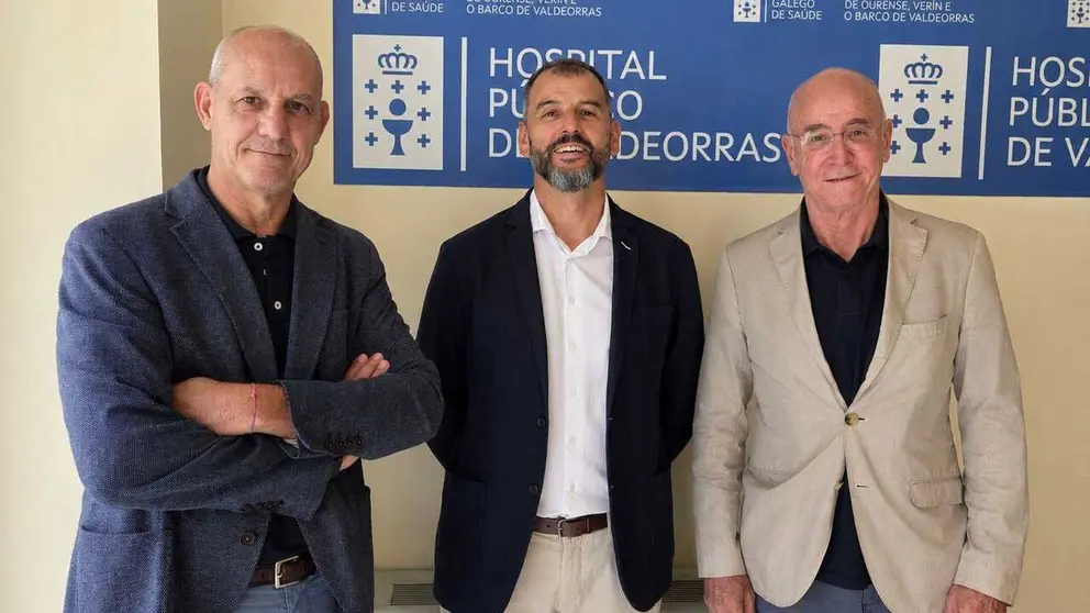 La visita coincidi&oacute; con una nueva concentraci&oacute;n de la Plataforma Sanitaria frente al hospital.