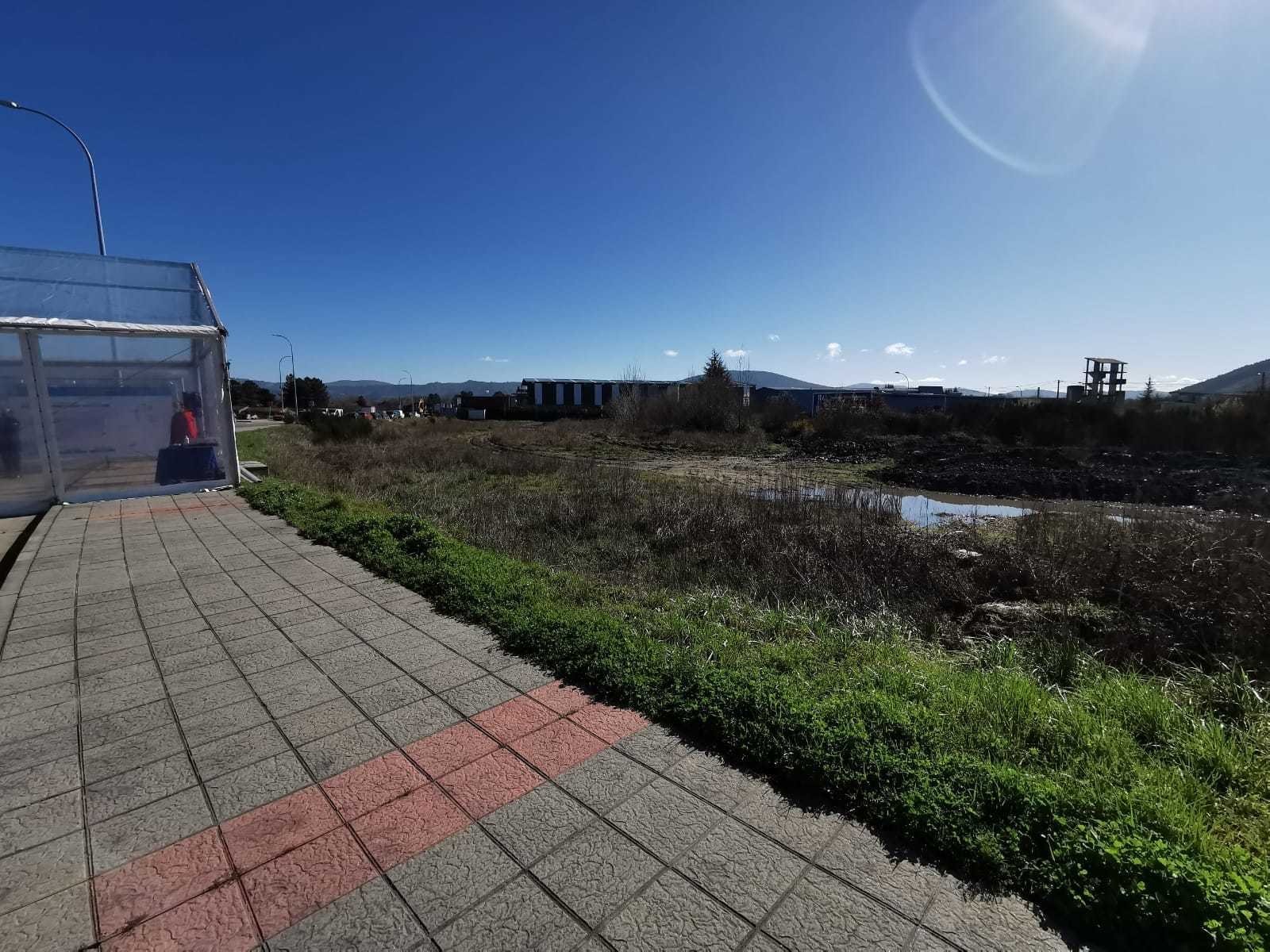 Parcela en la que se construirá la cuarta planta de compostaje de Galicia. | FOTO: Xosé Lois Colmenero.