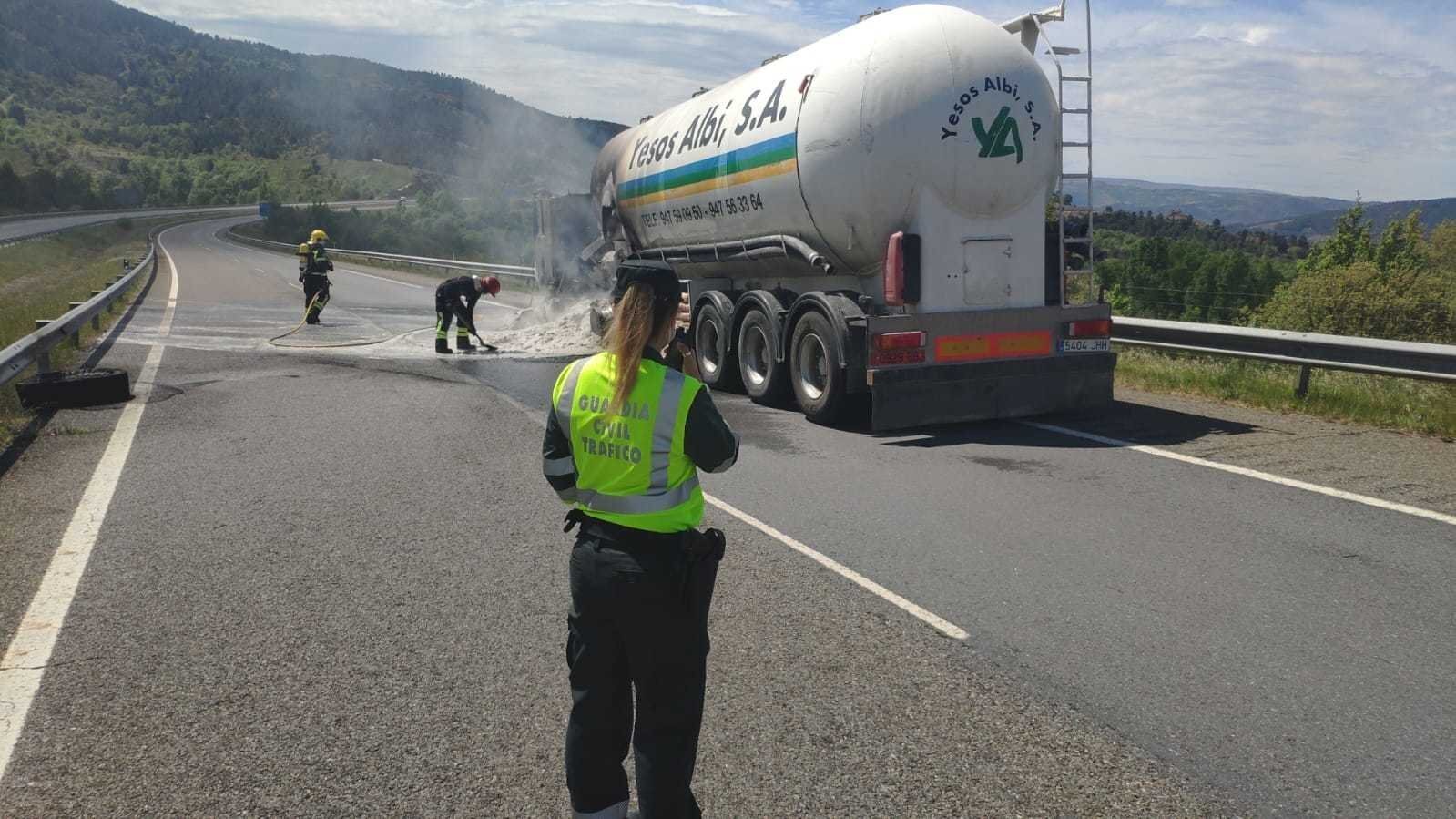 Verín-sucesos-arde camión en la autovía A - 52