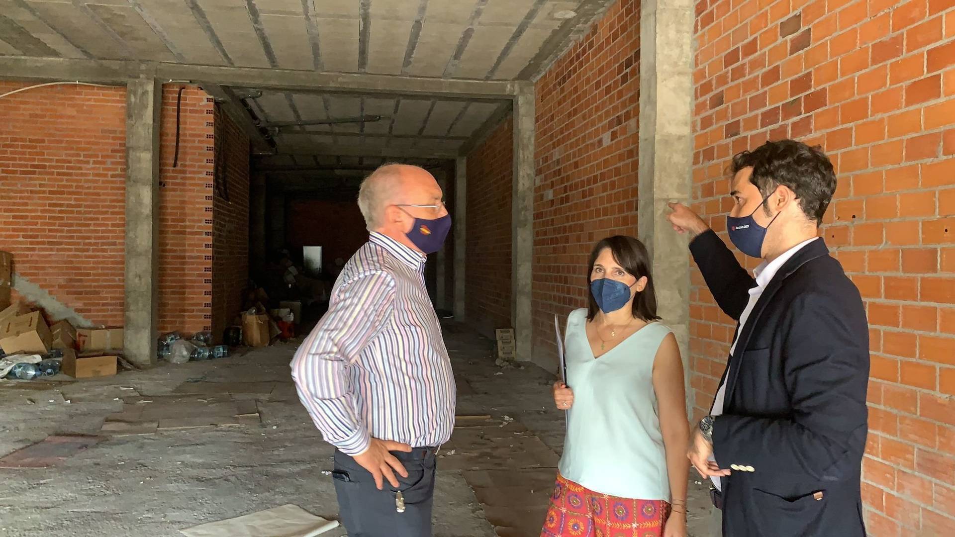 A Conselleira de Emprego e Igualdade, María Jesús Lorenzana, visita o edificio da nova oficina de emprego de Verín. | FOTO: M. D.