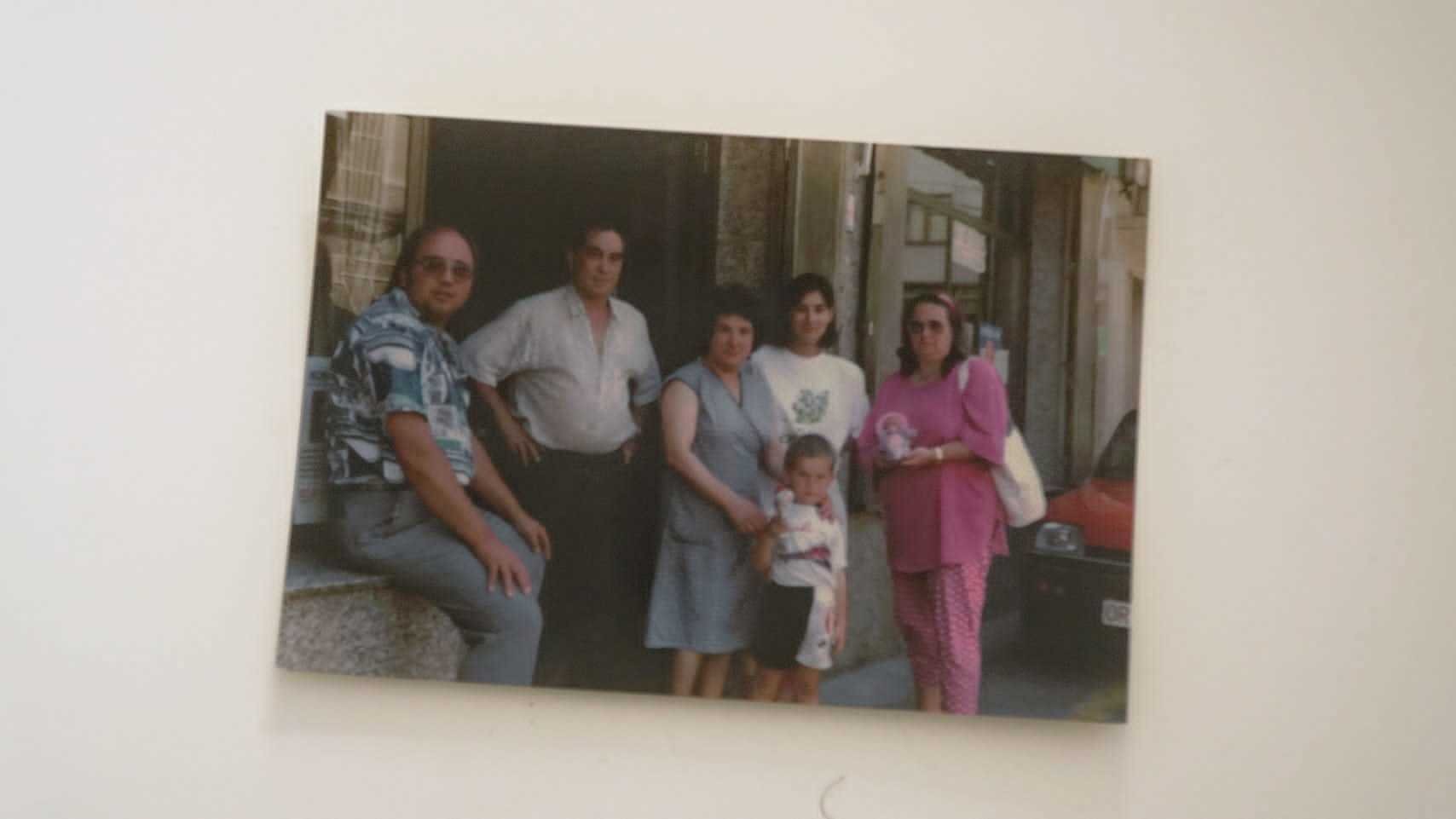Perfecto coa súa muller, Carme; a súa filla, Olga e uns amigos.