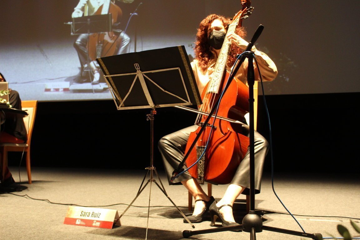 Sara Ruiz, con su viola de gamba. | FOTO: M. D.