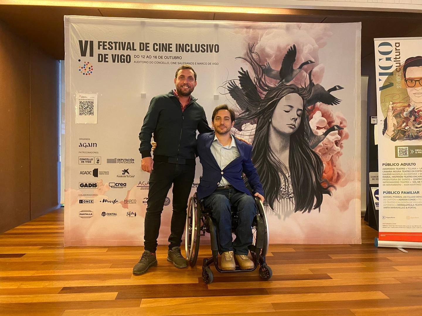 Rubén Riós acompañado do director do FCI de Vigo, Gonzalo Suárez.