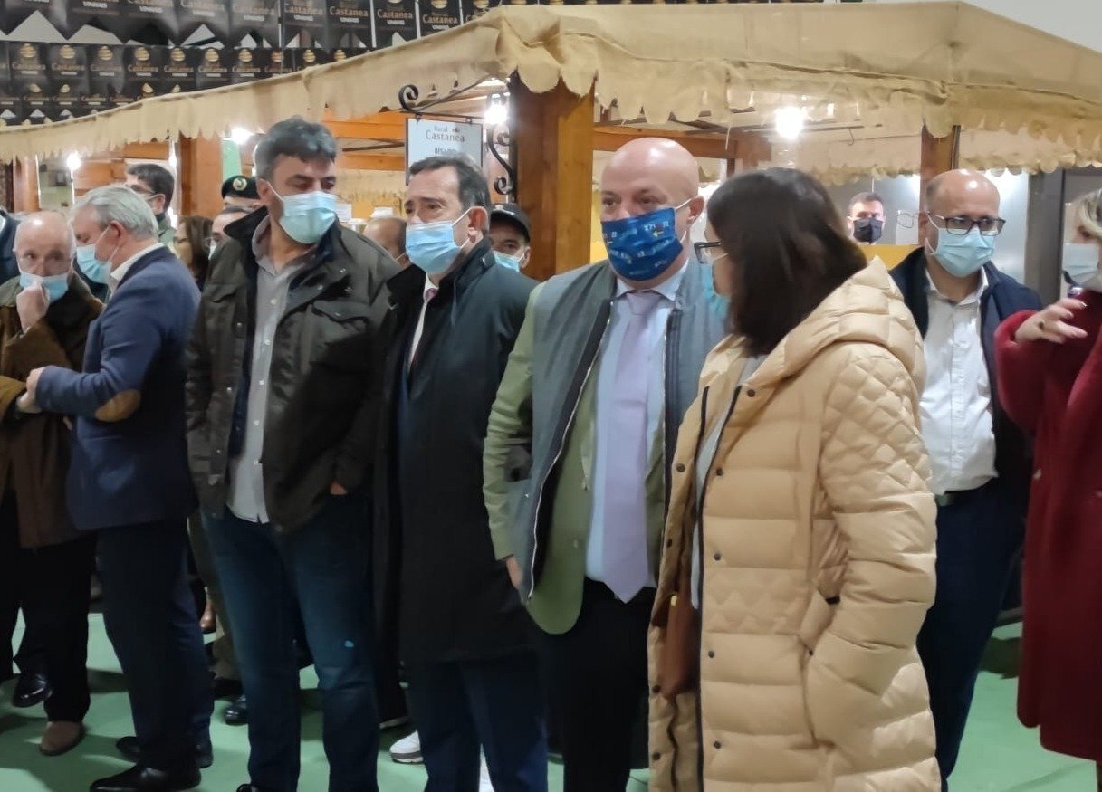 Os alcaldes da Mezquita, Rafael Pérez; de Riós, Francisco Veiga; da Gudiña, José M. Lago e a de Oímbra, Ana Villarino.
