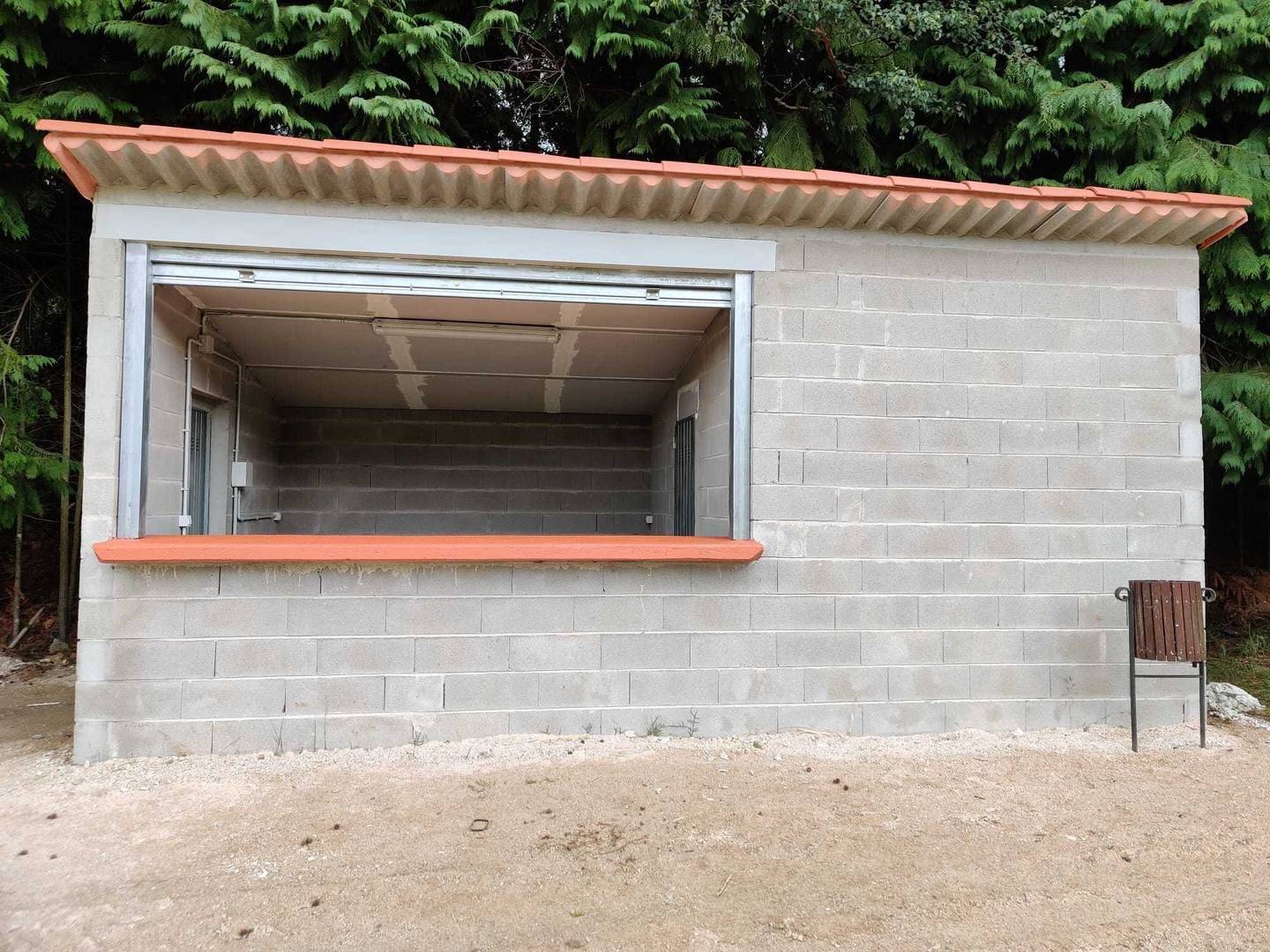 As pisicnas de Vilardevós contan  agura cun espazo para atender un bar.