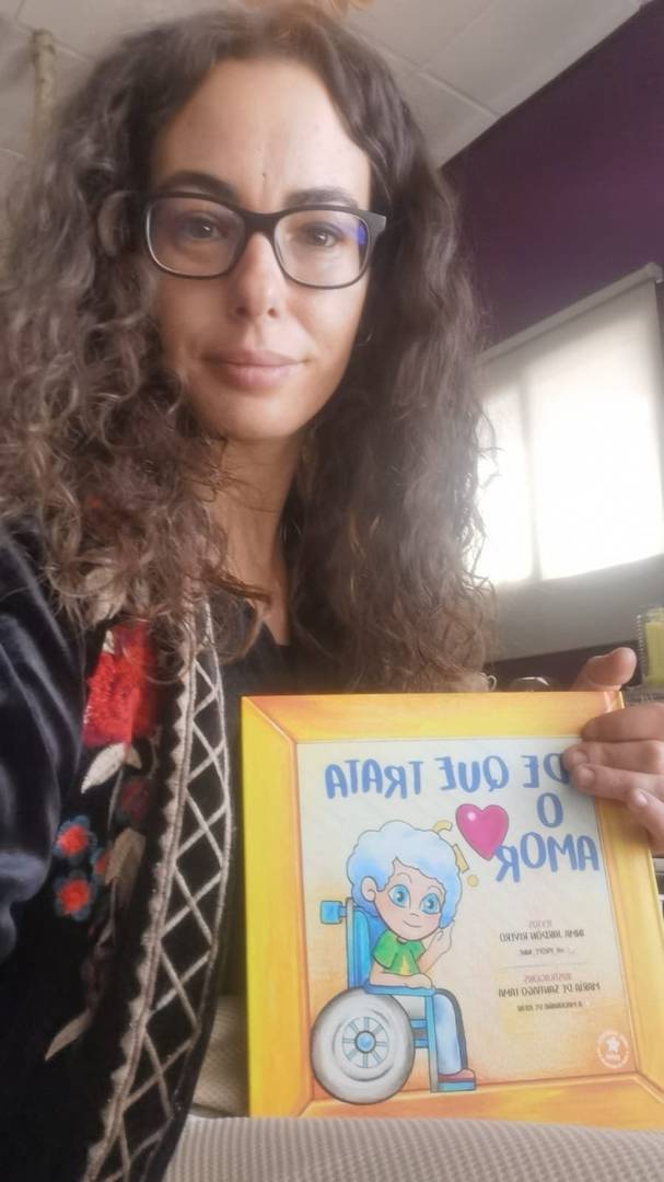 María de Santiago é a ilustradora de "De que trata o amor?".