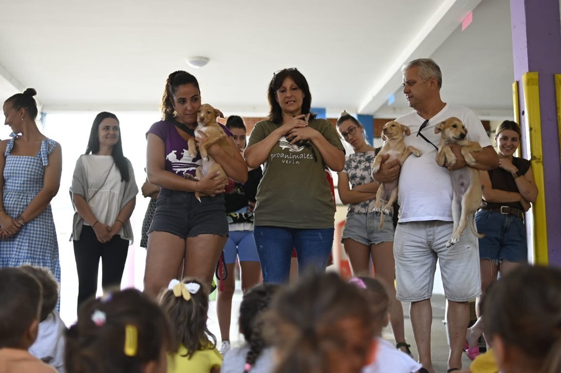 pro animales visita ludoteca verín 202208