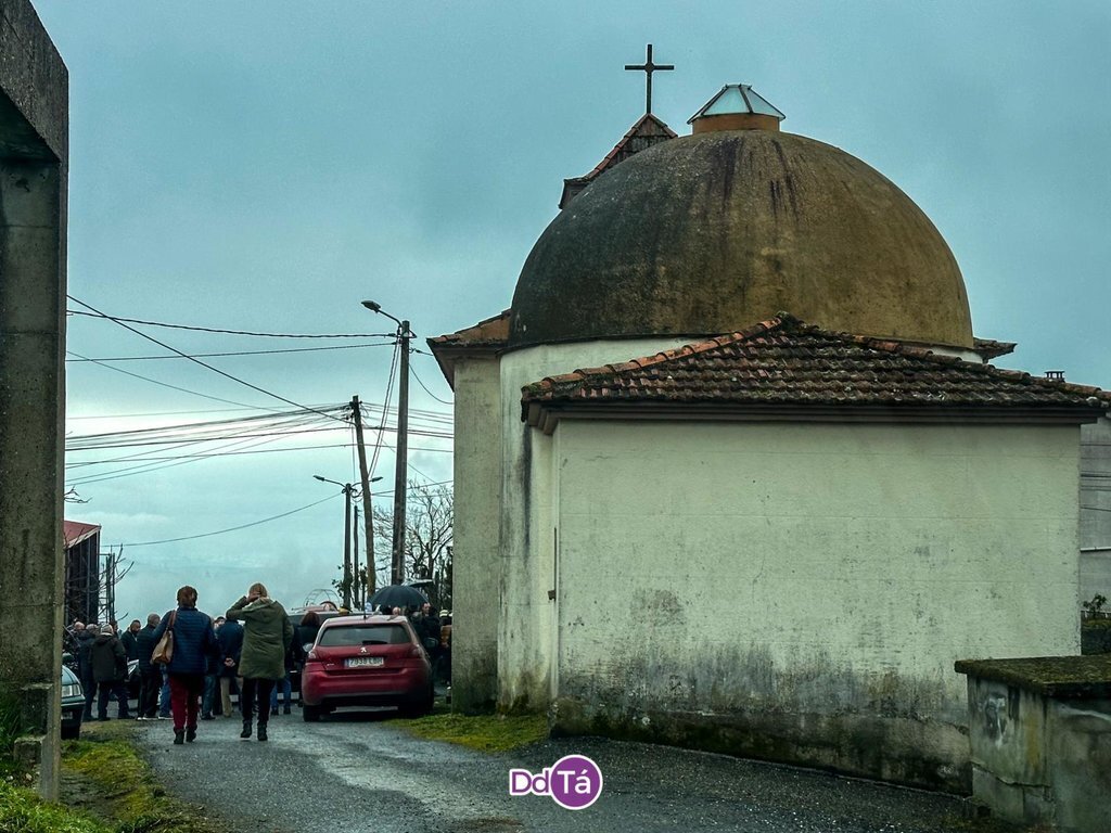 20240207 morto guimarei enterro irmá 02 enterro