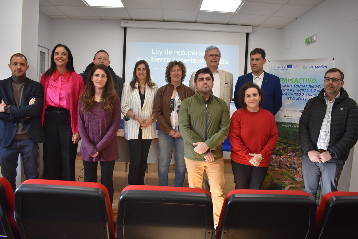Participantes de la jornada explicativa de los instrumentos recogidos en la reciente ley de Recuperación da Terra Agraria de Galicia.