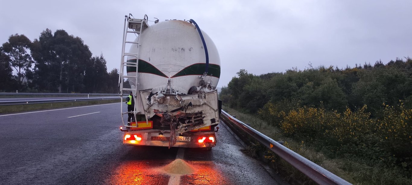 accidente A - 52 Verín Vilardevós camión