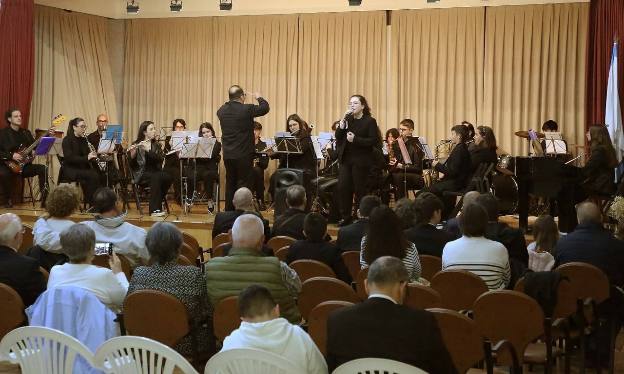 20240518 banda música verín, actuación en Porriño (2)