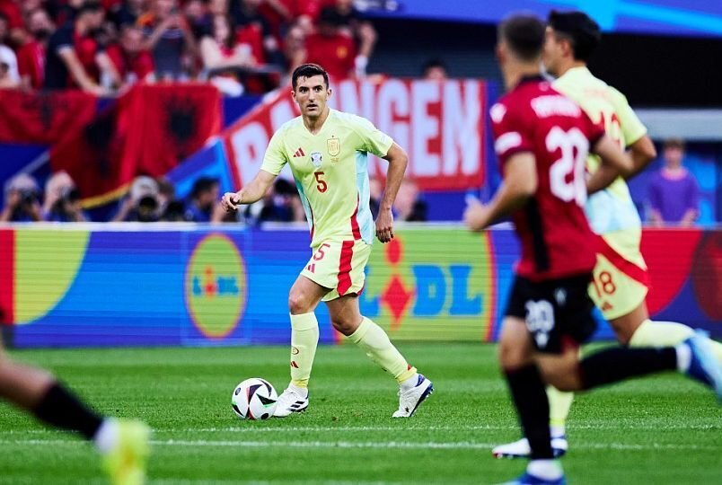 El central de La Roja, Dani Vivian, este lunes en el partido frente a Albania. | FOTO: RFEF.
