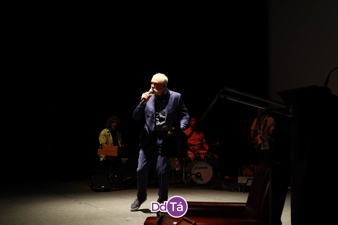 Manuel Cortés mostró al público los primeros paso del exitazo musical "Bimbó". | FOTO: Anabel G. Simón.