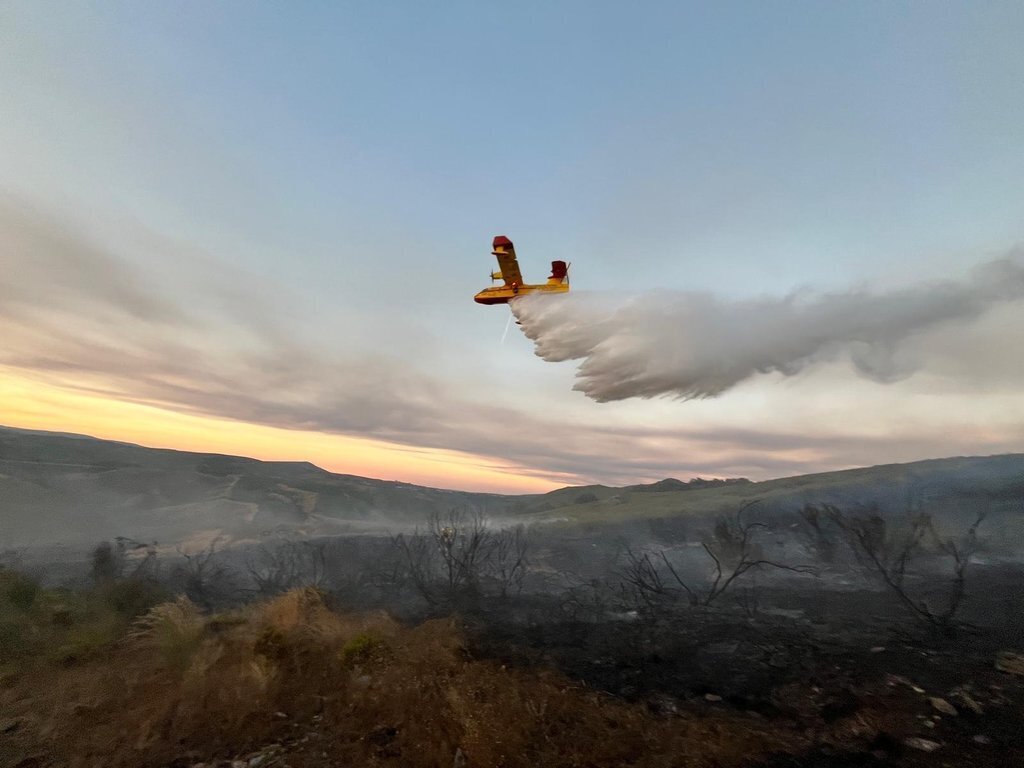 20240916 Incendio forestal Pentes-A Gudiña_medios aéreos AT_Brif