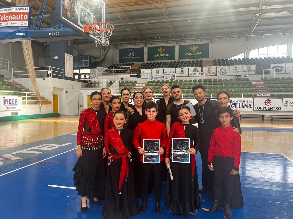 Escuela de danza Diversity_campeonado Más que Arte_Ponferrada, junio 2024_premios mejor bailarín y bailarina