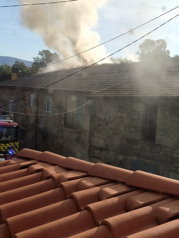 20241107 Incendio casa Vences (2)