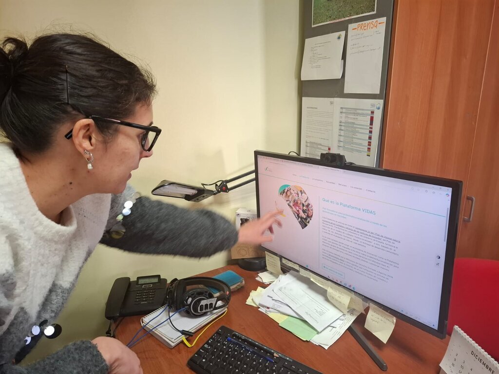 Tamara Balboa, presidenta de COCEDER en su despacho en Vilardevós | FOTO: María Dosantos.