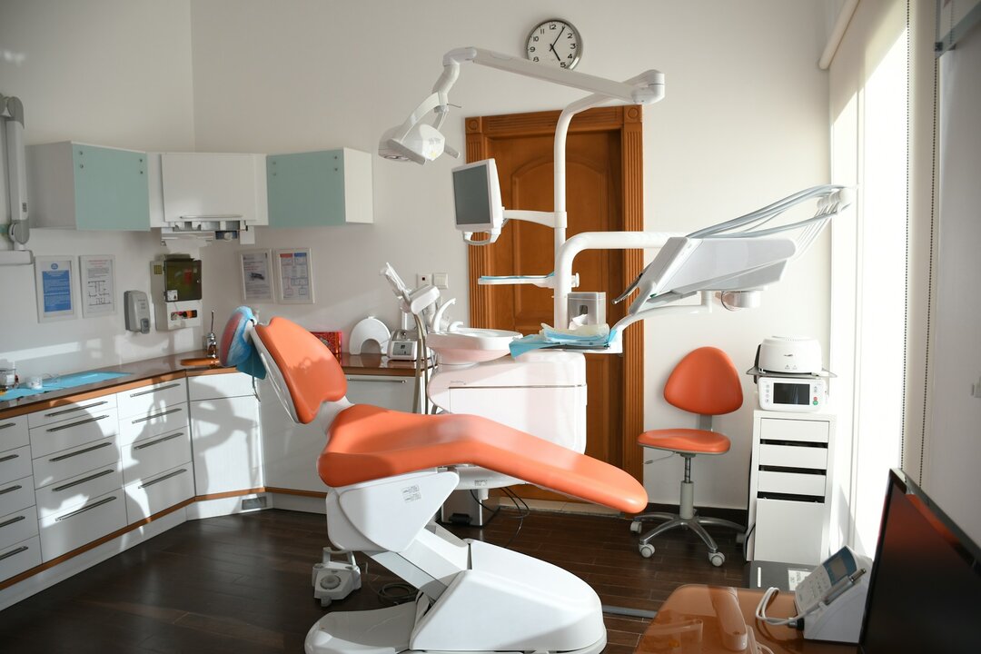 clínica dental, atikah-akhtar-XJptUS8nbhs-unsplash